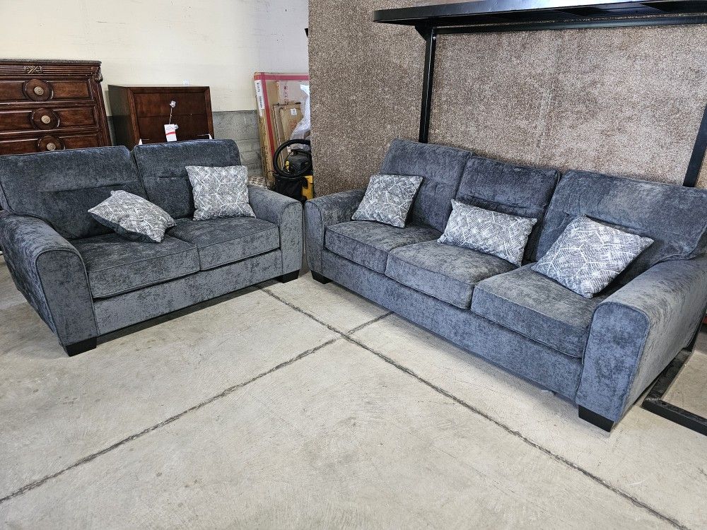 Brand New Sofa Love Set