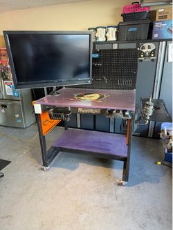 Custom Anaheim Ducks rolling workbench Custom Anaheim Ducks Rolling Workbench