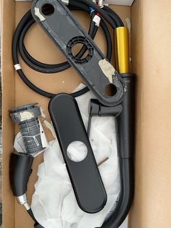 Seasons Westwind Matte Black Pull-Down Kitchen Faucet – Like New