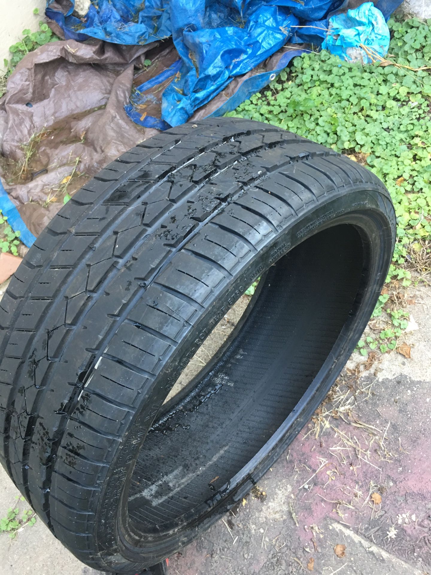 Used Tire 225/35R20