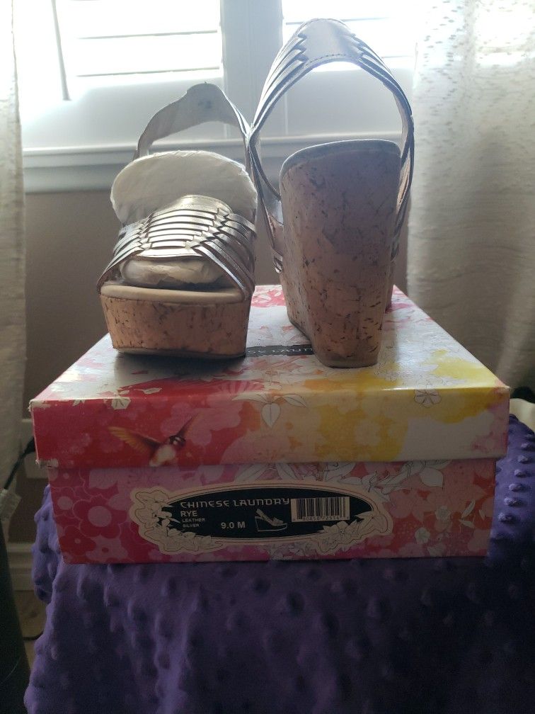 Chinese Laundry Wedge
