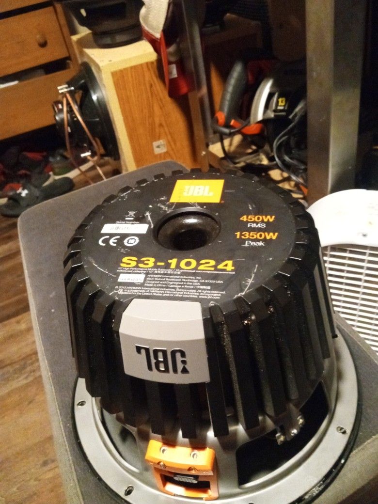 Massive Beast Of A Ten Inch Sub JBL 2 Ohm Or 4 Ohm With Ohm Switch Crazy Bumps For Single Ten 125 Bucks