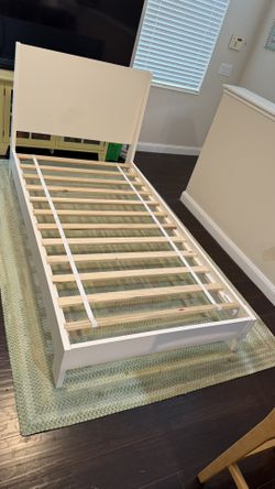 Pottery Barn Kids Milo Twin Bed - White