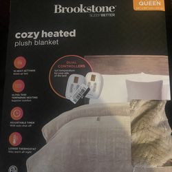 Cozy heated, plush blanket