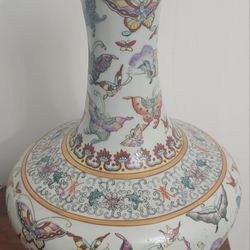 Vintage Chinese Vase