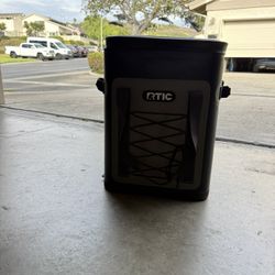 Rtic Backpack Cooler 