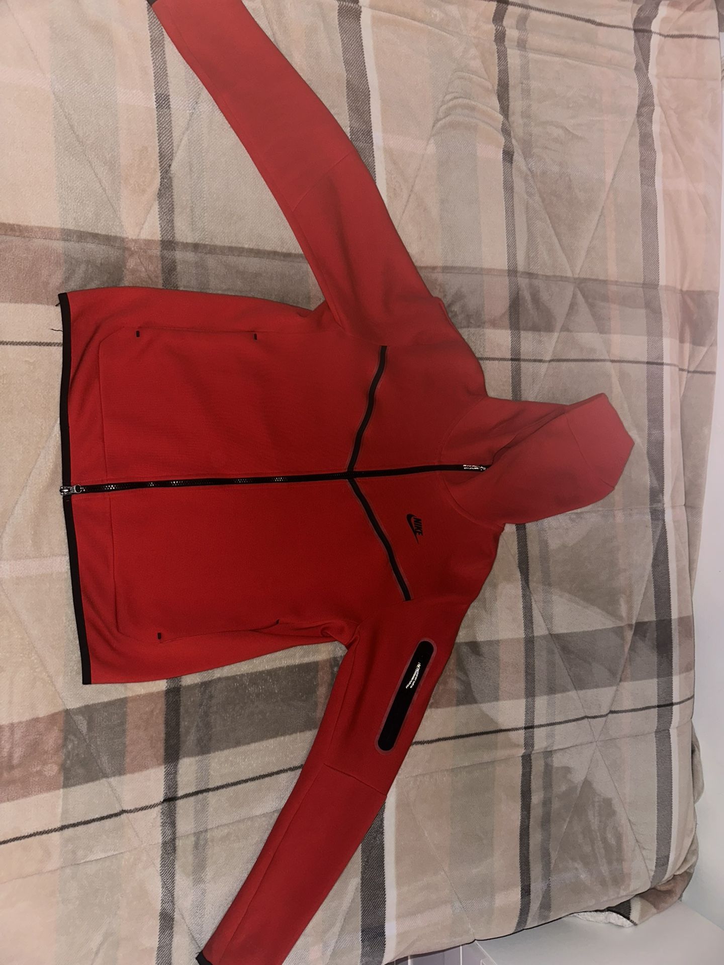 Red Nike Tech Fleece Old Season
