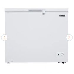 Magic Chef 8.7 cu. ft. Manual Defrost Chest Freezer in White