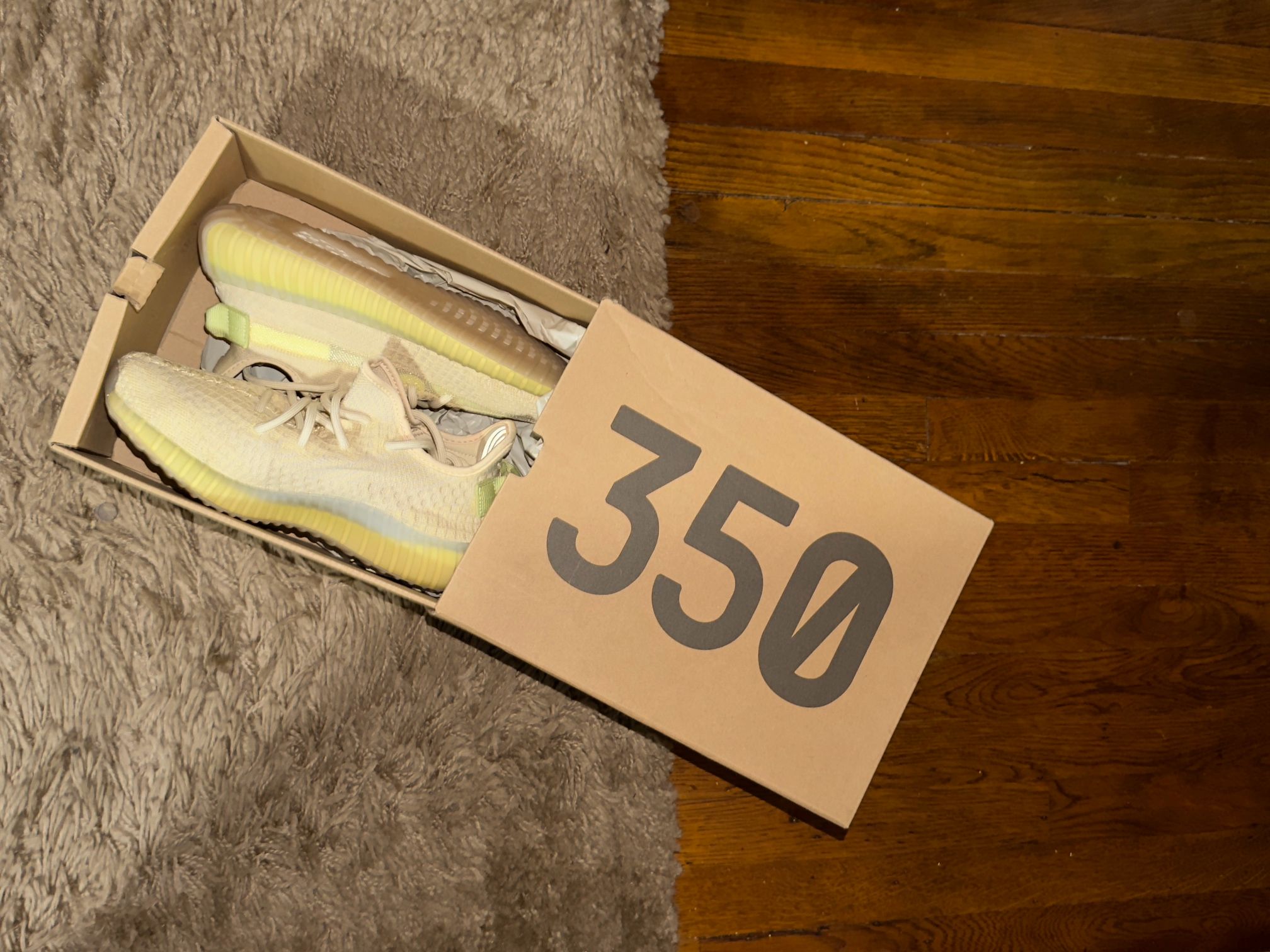 Yeezy Size 6 Men Brand New 