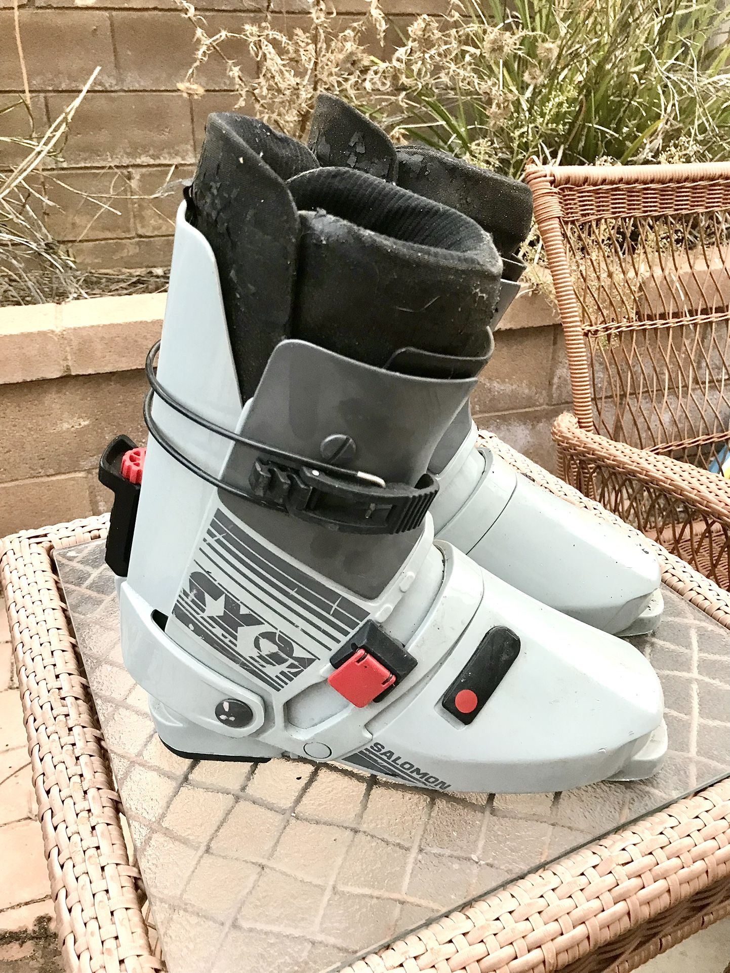 Vintage SALOMON SX91 Rear Entry Alpine Downhill Ski Boots Mondo Size 34 US 16 for Sale in Beaumont CA OfferUp