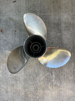 Yamaha 17 pitch stainless prop