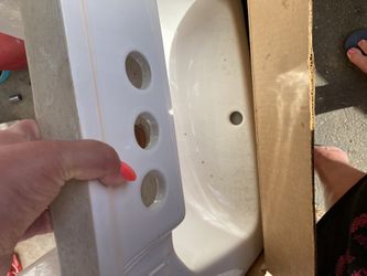 New In Box Has Been In Storage So Dirt Got To It But It’s Brand New Sink