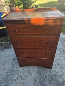 Dresser