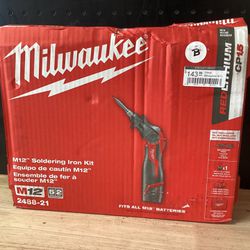 (New) Milwaukee M12 12-Volt Lithium-Ion Cordless Soldering Iron Kit with (1) 1.5Ah Batteries, Charger & Hard Case