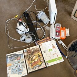 Nintendo Wii Console Bundle 