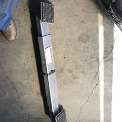 Floor jack cross beam