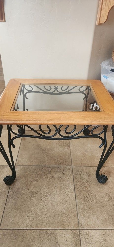 Beautiful Vintage End Tables