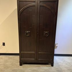 Howard Miller Signature Home Furnishings Bar Cabinet – Wine Storage, Drawers & Mirror