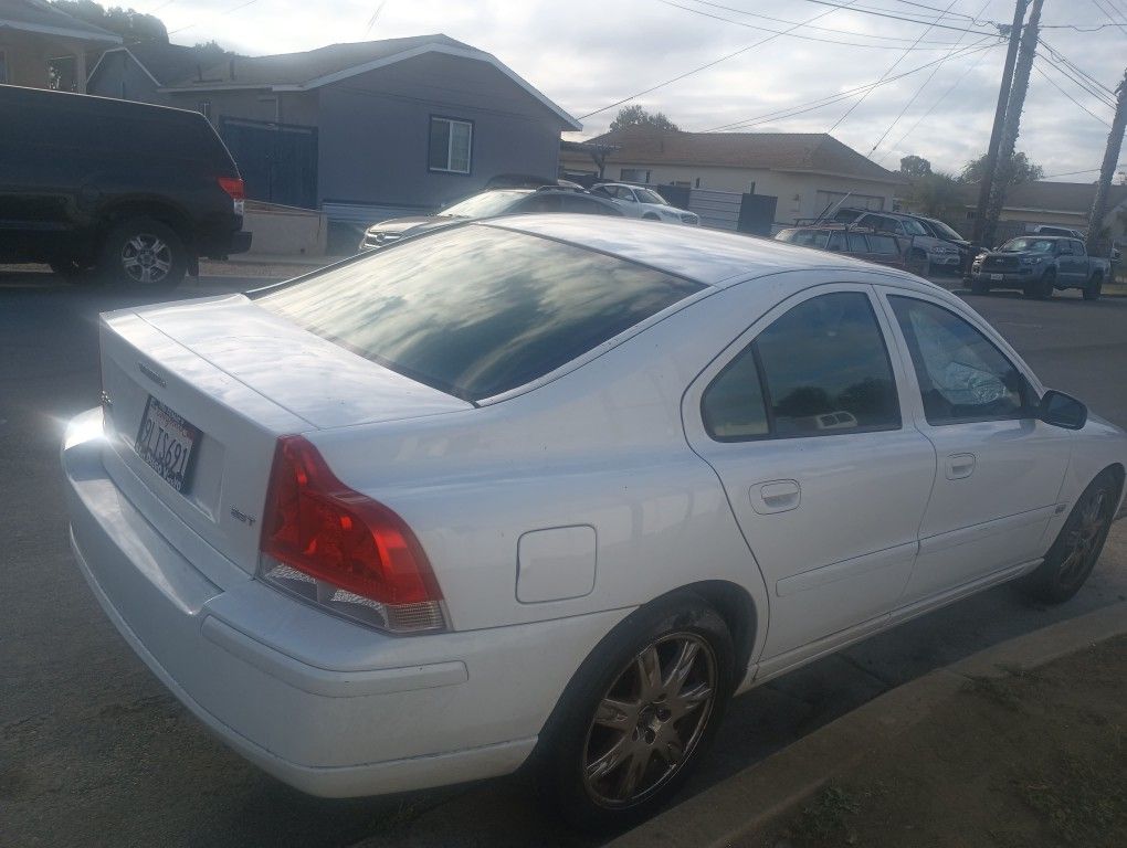 2005 Volvo S-60
