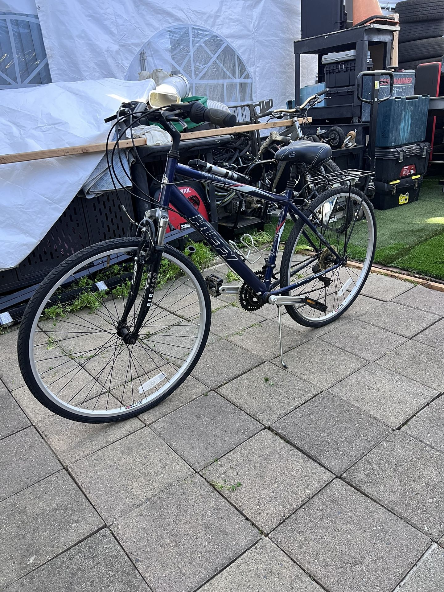 Huffy Savannah 18 Speed Commuter Series Bike