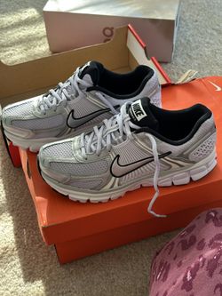 Nike Vomero Size 9