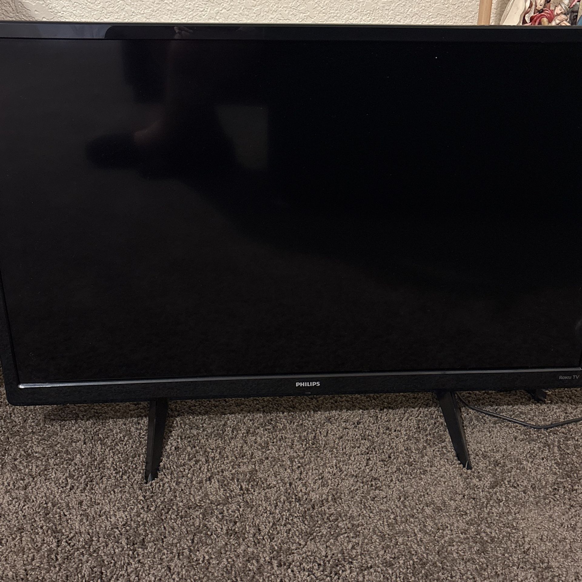 Philips Smart TV 32 Inch W/Remote