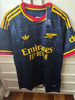 Arsenal soccer jersey sizes M and L available