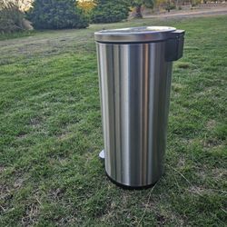 13 Gallon Stainless Steel Step Trash Can - Great Condition