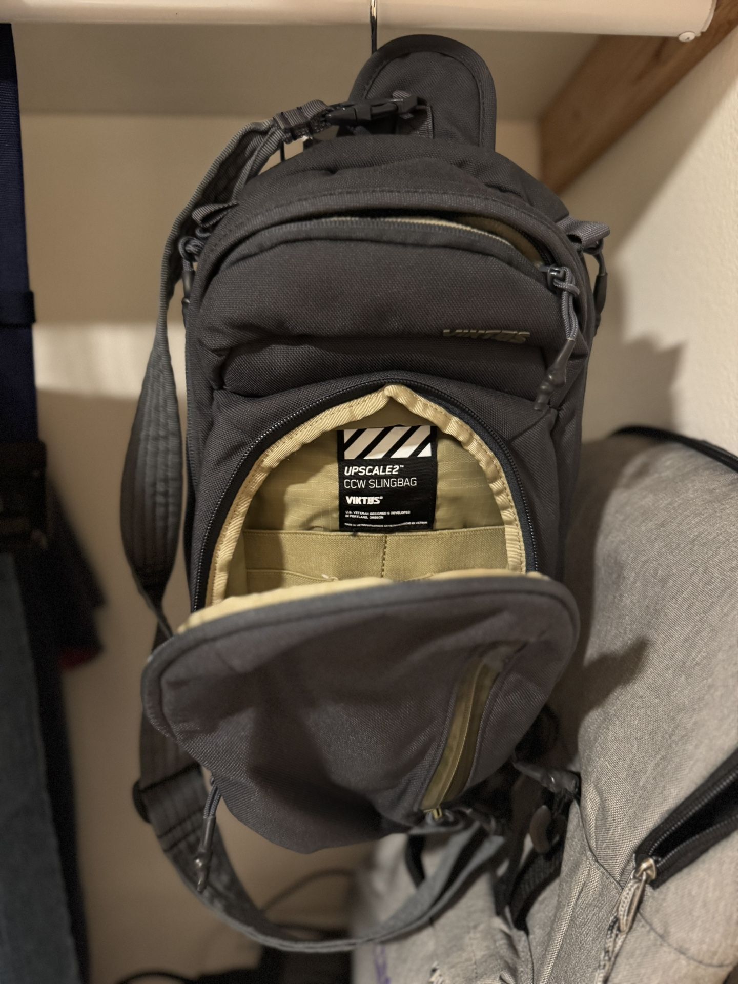 Viktos Upscale 2 CCW bag