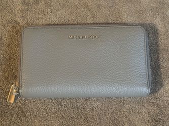 Michael Kors Jet Set Continental Zip Around Wallet - Grey/Silver (Excellent Condition)