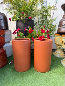Clay pots 🌺 20” tall. 12” wide