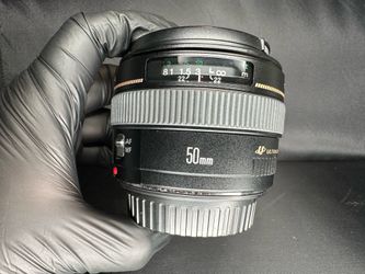 Canon EF 50mm f/1.4 USM Lens – Excellent Condition