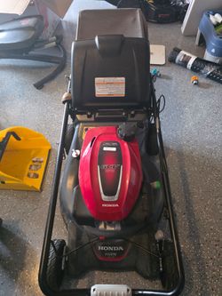 Honda HRN GCV170 self-propelled Gas Push Lawn Mower