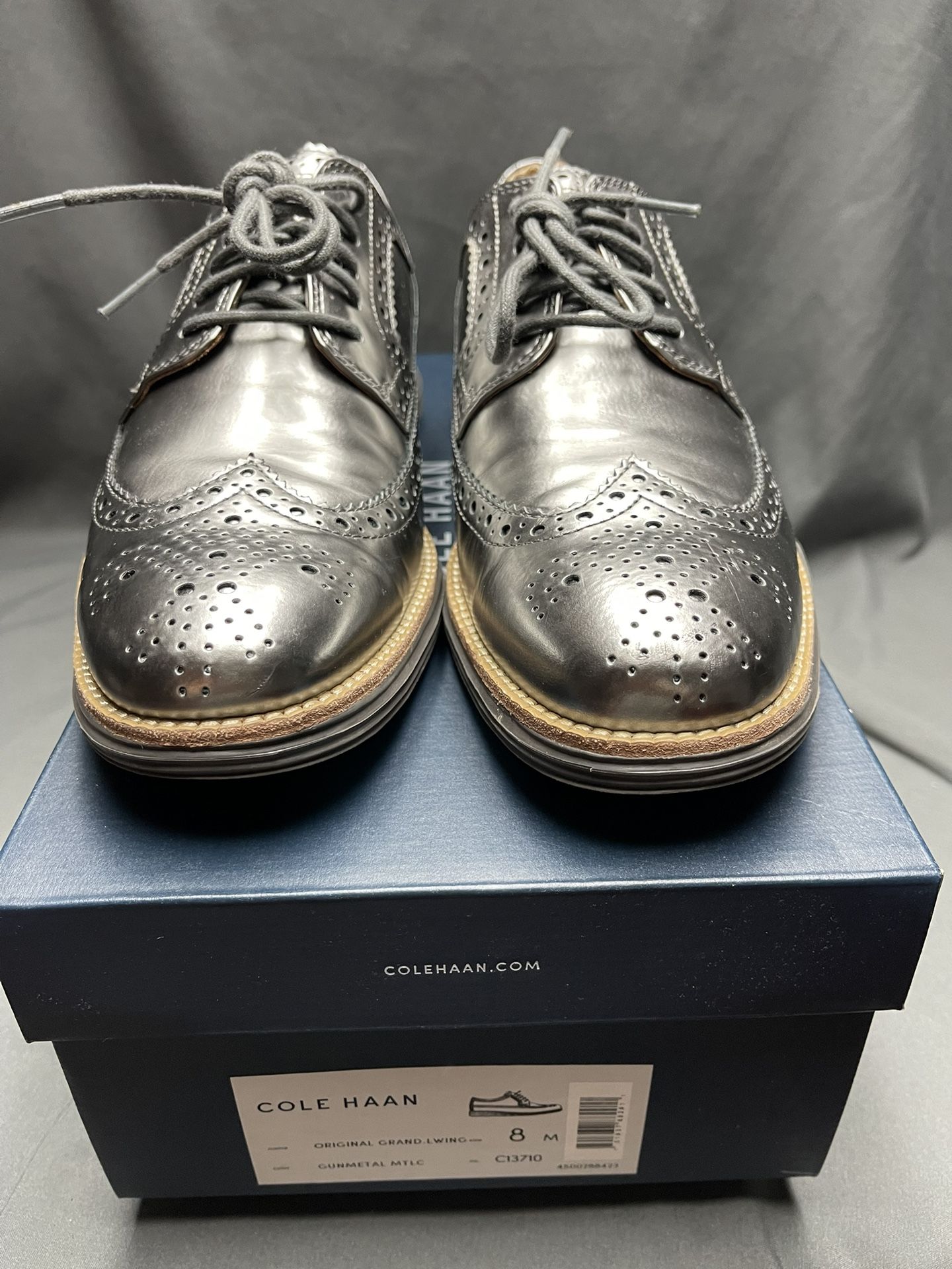 Gunmetal metallic Cole Haan in size 8 with shoe box

Non smoker & non pet owner Men main image 4