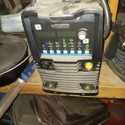 TIG WELDER MILLER DYNASTY 210