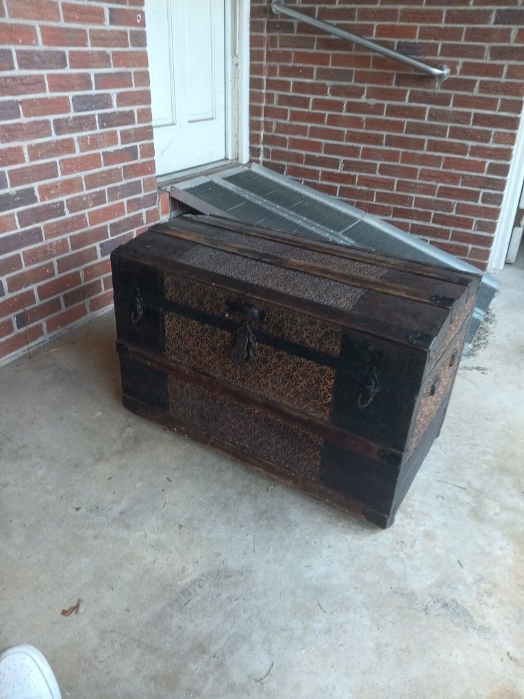 Vintage Steamer Trunk