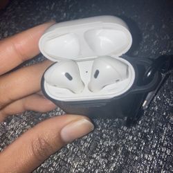 AirPods