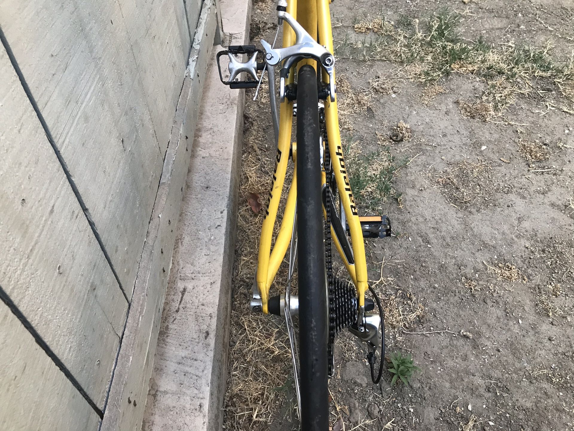 raleigh r500 road bike