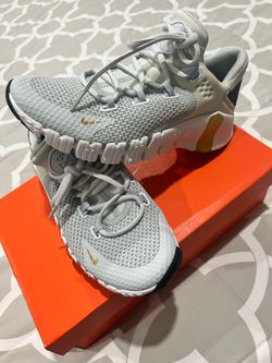 NEW Nike Shoes