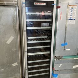 Thermador 24” Panel Ready Column Wine Cooler 