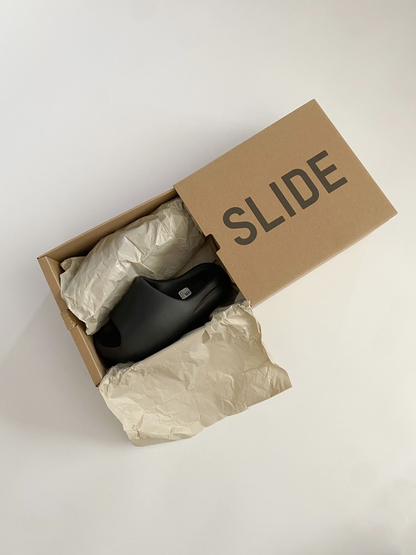 adidas Yeezy Slide Onyx ( 4M & 6M )