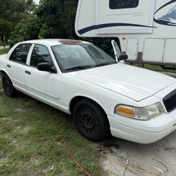 2004 Ford Crown Vid 