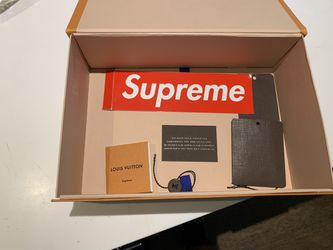 DS NWT Supreme Louis Vuitton LV Box Logo T-Shirt Size M for Sale in San  Marino, CA - OfferUp