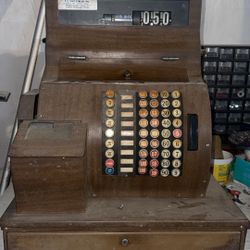 1900s Cash Register 