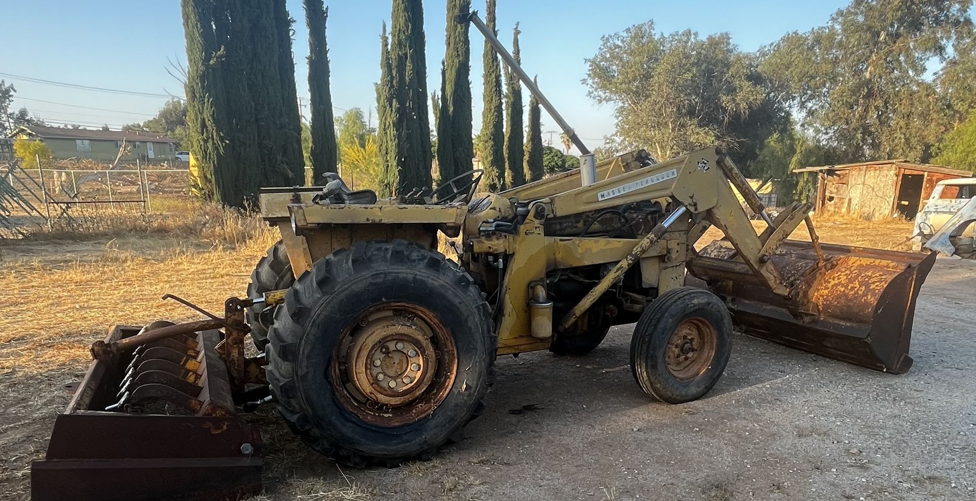 Tractor Massey Ferguson It Runs