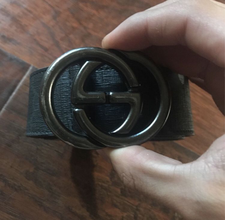 Gucci “GG Supreme Canvas belt”