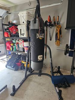 Everlasting punching box and stand