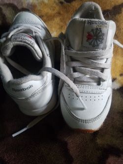 Rebook Tennis Shoes For Kids Size 9