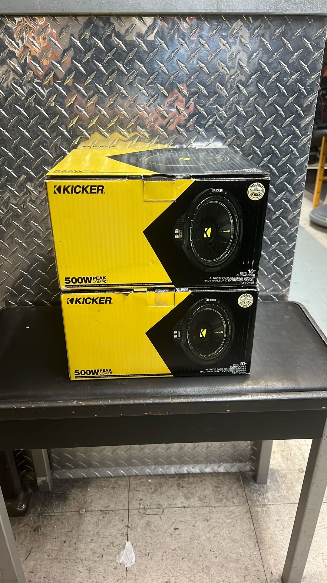 Pair Kicker CompC 44CWCS104 10” Subwoofers