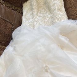 Preowned Wedding Dress $50